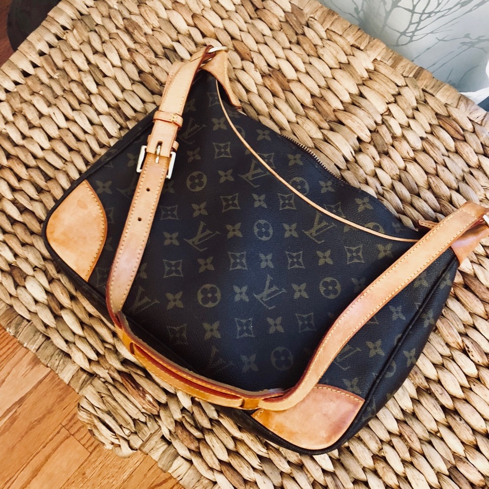 SALE 💋💋Louis Vuitton Boulogne Shoulder Bag